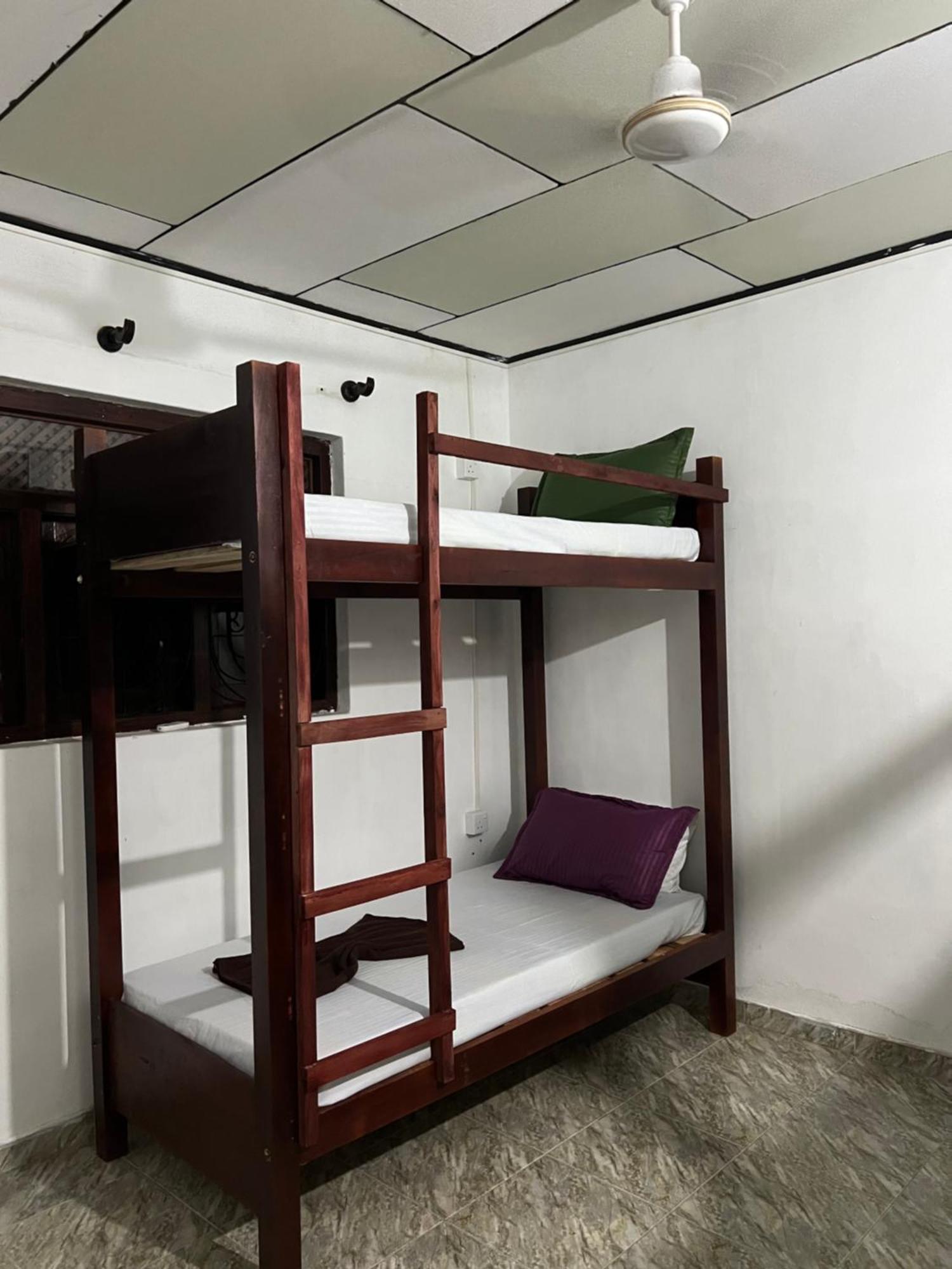 Honey Beach Hostel Negombo Kültér fotó