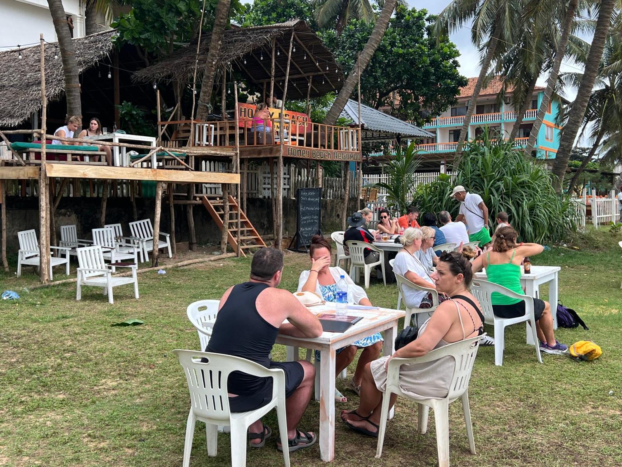 Honey Beach Hostel Negombo Kültér fotó